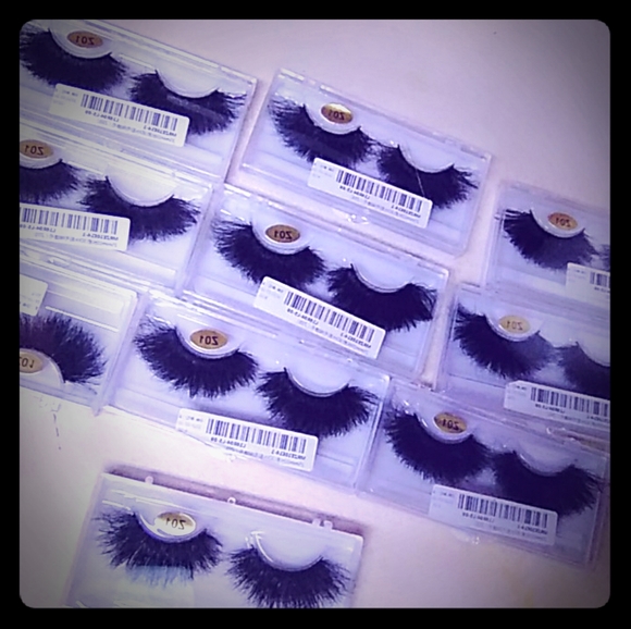 Lashes - Picture 1 of 1